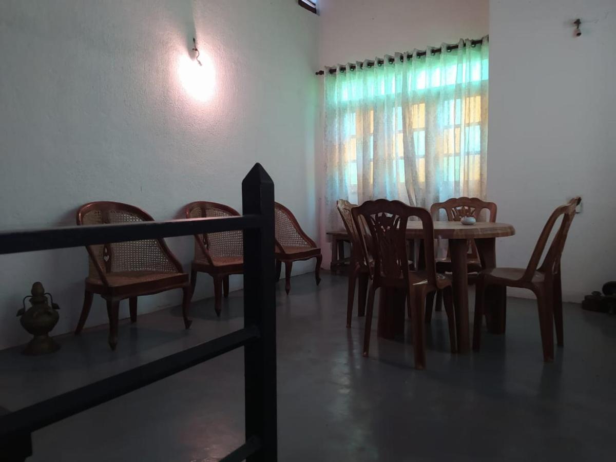 Hotel Kingdom Palace Anuradhapura Exterior foto